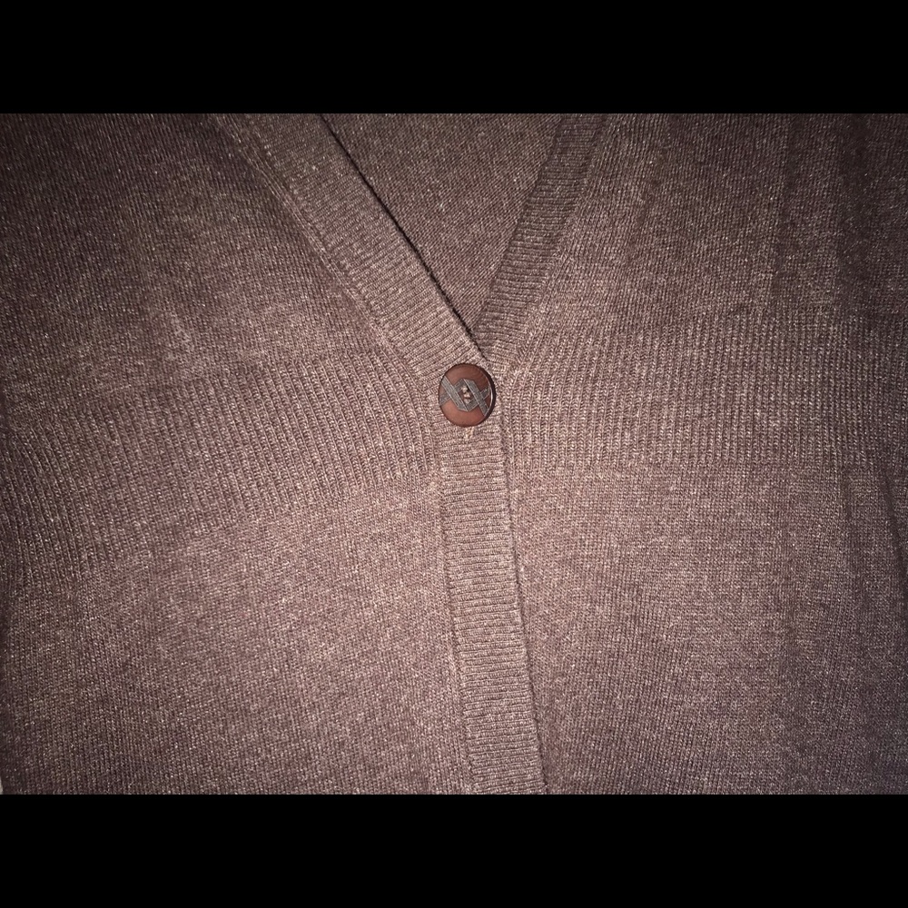 Bcbg One Button Fitted Sweater With Open Bottom - image 4